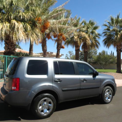 2012 honda pilot lx sport utility 4-door 3.5l  still on warranty!!!