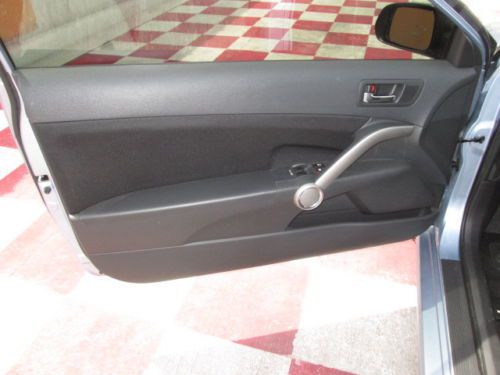 Hatchback Ma Manual Coupe 2.4L Sunroof Air conditioning Cargo cover, image 11