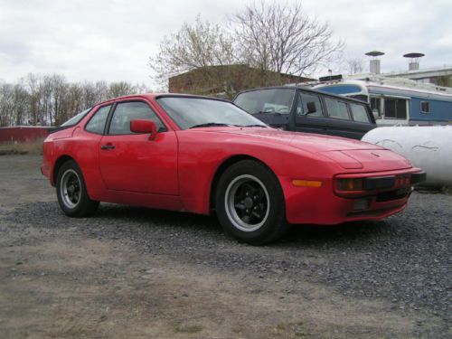 1983 porsche 944 red