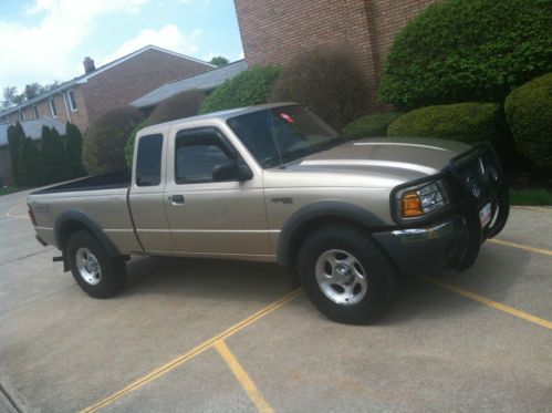 2001 ford ranger great condition ext.cab runs 100% 4x4 very sharp no reserve !!