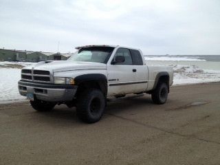 1999 dodge ram 1500 sport extended cab pickup 4-door 5.9l