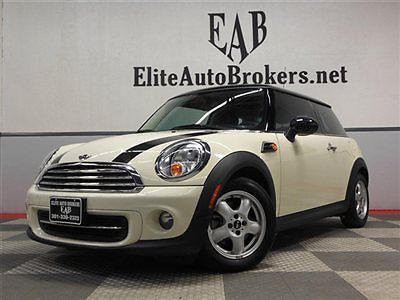 2011 mini cooper-18k mi-pano roof-heated seats-clean carfax-super nice