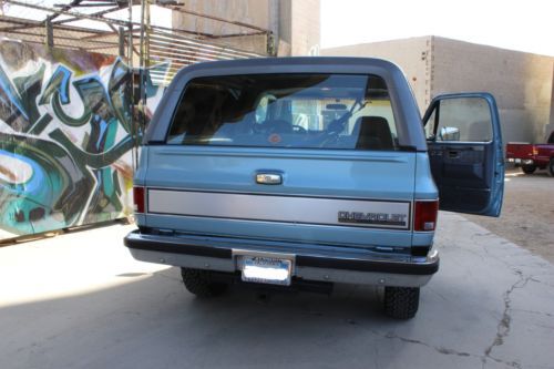 1989 Chevrolet K5 Blazer fuel injection silverado edition, image 3