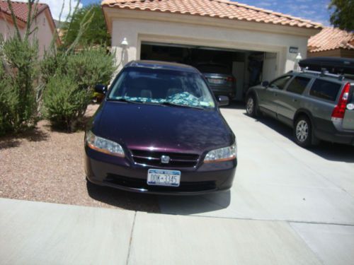 Honda accord 1998/ 4 door sedan, leather seats, automatic, sunroof, seat covers