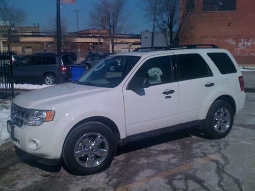 2010 ford escape xlt sport utility 4-door 2.5l 4wd,  13,432 miles, ultra clean