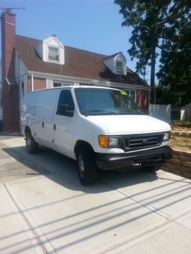 2005 ford e-250 base extended cargo van 2-door 5.4l