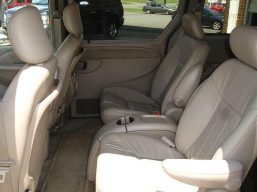 2002 chrysler town & country lxi