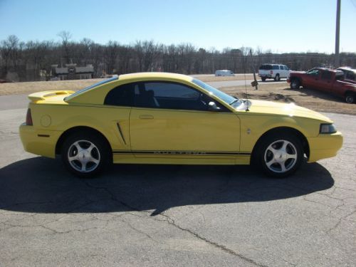 2001 Ford Mustang Base, US $4,295.00, image 2