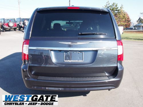 2014 chrysler town & country s