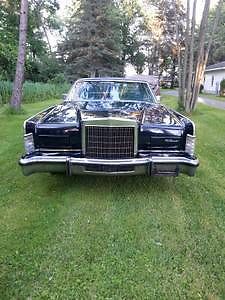 !978 Lincoln Town Car, Dark Blue with Blue Leather Interior 42,810 Miles, image 2