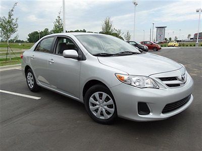 4dr sdn auto le low miles sedan automatic gasoline 1.8l dohc sfi 16-valve vv sil