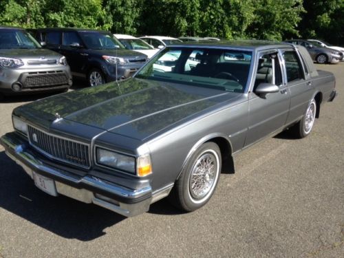 1990 chevrolet caprice classic ls brougham sedan 4-door 5.0l