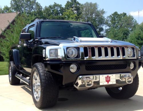 Alpha edition h3t truck with lots of extras...bad @ss hummer!!  low miles &amp; mint