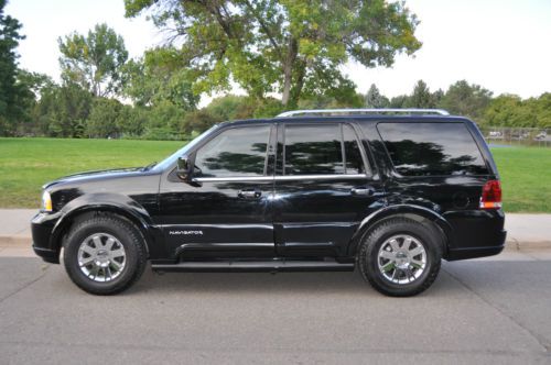 Practically new 04 navigator 4x4 w/ low 37k miles &amp; transferrable warranty!