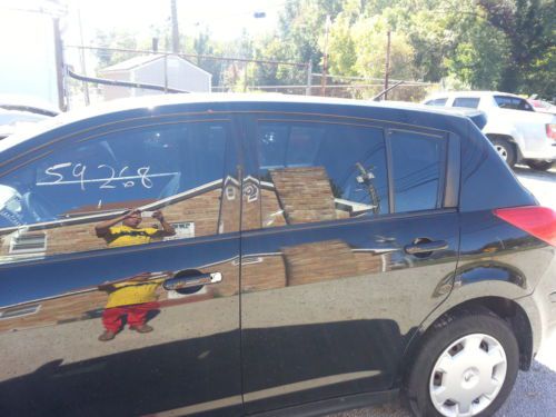 2009 Nissan Versa hactback   ...Salvage  title   ..Low miles, image 6