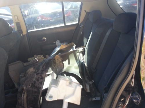 2009 Nissan Versa hactback   ...Salvage  title   ..Low miles, image 13