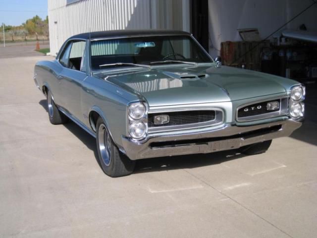 1966 - pontiac gto