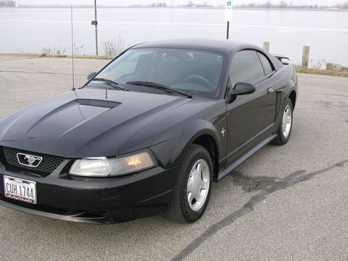 2001 ford mustang coupe 2-door 3.8l - like new!  one owner!  non smoker!