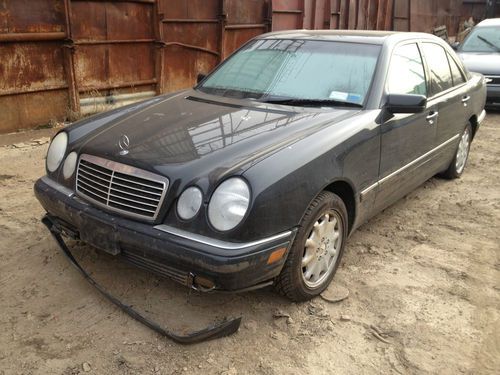 1999 mercedes benz e320 4dr. clean title, nice shape, but hurricane sandy flood