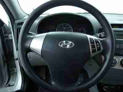 Front Wheel Drive 34 MPG Stereo with Aux USB Port Used Cars Greater Kansas City, image 8