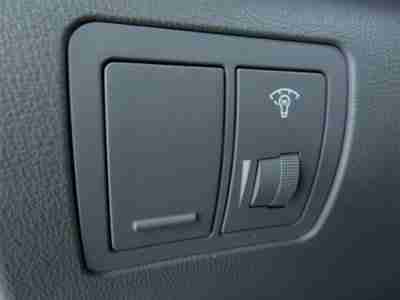 Front Wheel Drive 34 MPG Stereo with Aux USB Port Used Cars Greater Kansas City, image 12