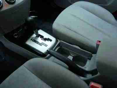 Front Wheel Drive 34 MPG Stereo with Aux USB Port Used Cars Greater Kansas City, image 19