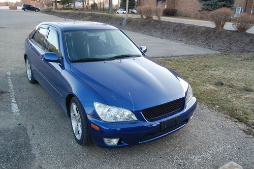 2001 lexus is300 base sedan 4-door 3.0l