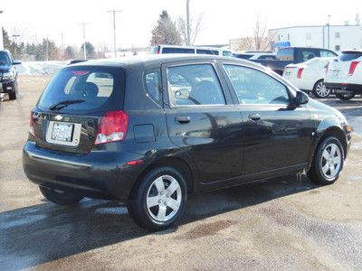 Manual hatchback 1.6l no a/c