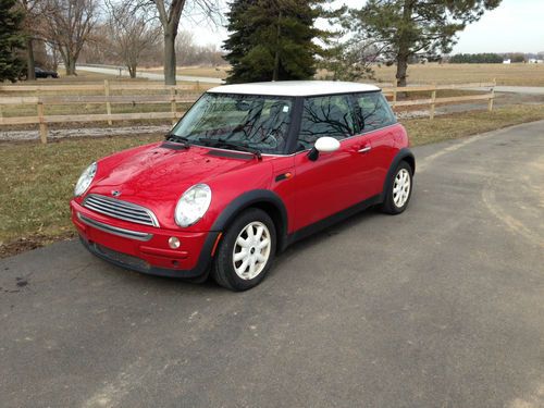 2004 mini cooper, one owner, clean car fax, trades-ins.