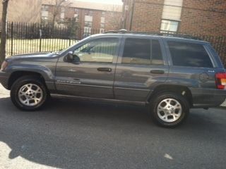 No reserve!!!. 2000 jeep grand cherokee 4x4-v6 runs great.loaded. key less entry