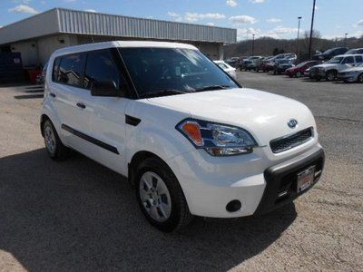 Manual 1.6l cd front wheel drive power steering 4-wheel disc brakes mp3 player