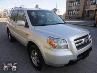 2006 silver ex-l with navigation heated leather seats moonroof 3rd row