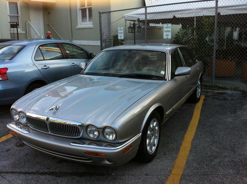 1999 jaguar xj8 base sedan 4-door 4.0l