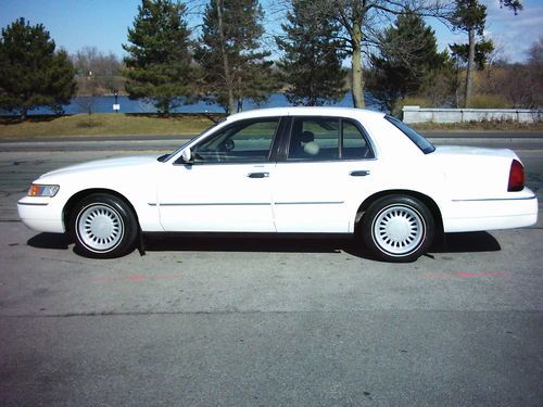Only 35,900 orig. low miles! crown victoria, town car, cadillac, lesabre