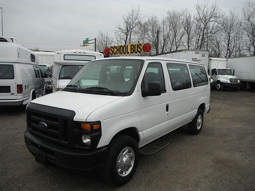 08 ford e-250 10 passenger van isle seating school/daycare van 63000 miles