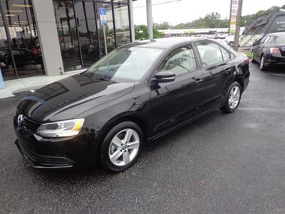 Jetta tdi, 35mpg+, black on tan, dsg, heated seats