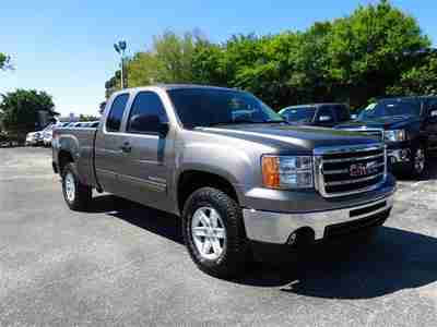 12 GMC Sierra 4X4 Ext Cab Alloy Wheels Z71 one owner local trade, image 2