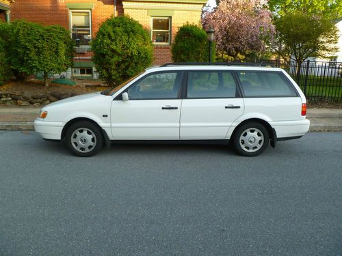 Rare 1996 volkswagen passat tdi wagon 4-door 1.9l