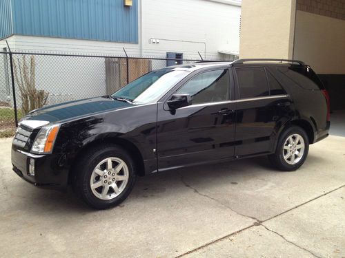 Look!! 2008 cadillac srx suv in great condition! low miles!!