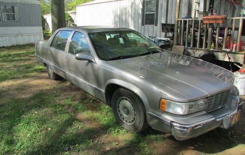 1995 cadillac fleetwood brougham sedan 4-door 5.7l