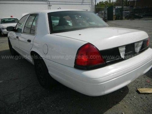 2003 ford crown victoria police interceptor sedan 4-door 4.6l