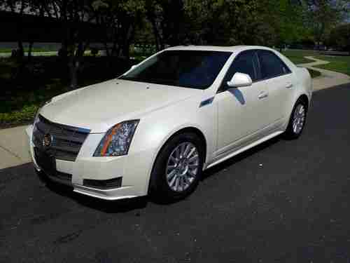 2010 Cadillac CTS Luxury Sedan 4-Door 3.0L, image 2