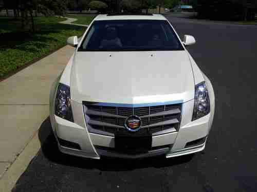 2010 Cadillac CTS Luxury Sedan 4-Door 3.0L, image 4