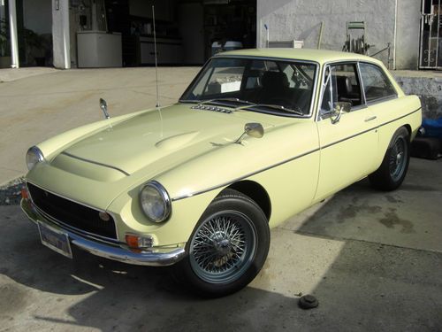 1966 mgb/gt with ford v8 and 5 speed manual transmission