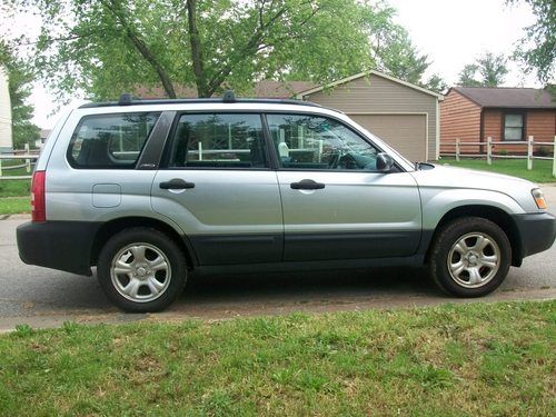 2003  subaru forester  2.5x   awd  5 speed stick shift   (manual)