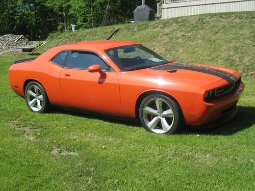 2008 dodge challenger srt8 coupe 2-door 6.1l only 6k miles (no reserve)