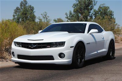 2010 chevrolet camaro ss rs edition....6 speed manual.....19" fuel custom wheels