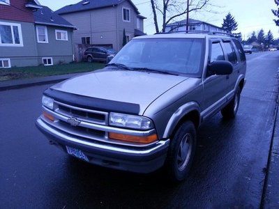 Chevy blazer ls 4x4 4wd gold black leather auto 4.3l v6 low reserve clean