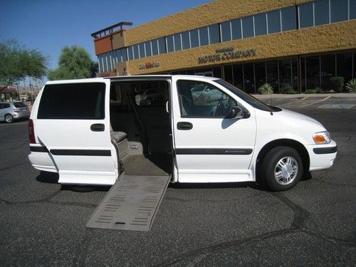 2005 chevrolet venture ls braun entervan wheelchair handicap wheel chair van