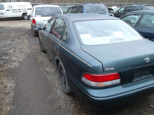 1997 GREEN TOYOTA AVALON, image 2
